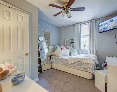 8 Carl Place - Photo Thumbnail 3
