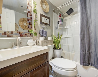 8 Carl Place - Photo Thumbnail 10