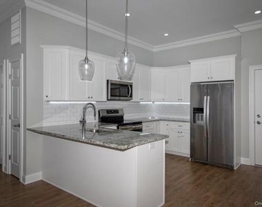 2 Union Place - Photo Thumbnail 1