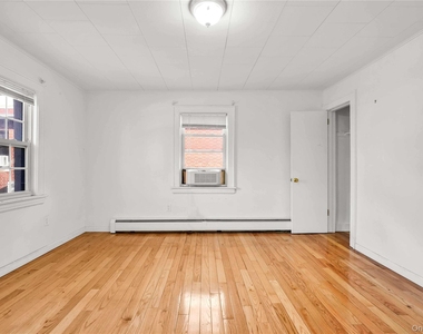 43-45 Parsons Boulevard - Photo Thumbnail 13