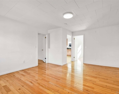 43-45 Parsons Boulevard - Photo Thumbnail 9