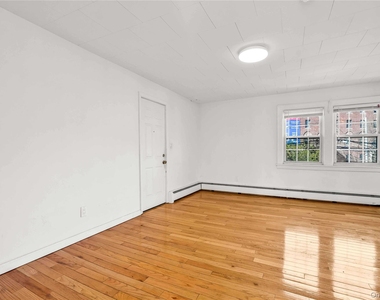 43-45 Parsons Boulevard - Photo Thumbnail 10