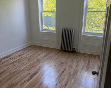 9136 Lefferts Boulevard - Photo Thumbnail 6