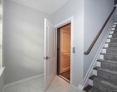 300 Sutton Court - Photo Thumbnail 6