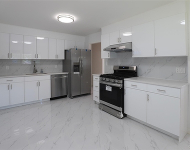 14-33 140th Street - Photo Thumbnail 3