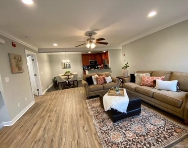 405 Vista View Drive - Photo Thumbnail 2