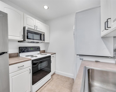 31 Richmond Boulevard - Photo Thumbnail 6