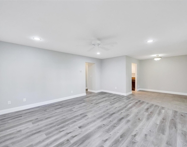 31 Richmond Boulevard - Photo Thumbnail 12