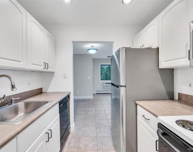 31 Richmond Boulevard - Photo Thumbnail 5