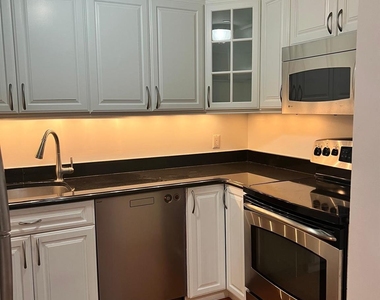 100 Cuttermill Road - Photo Thumbnail 10