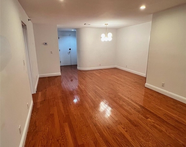 100 Cuttermill Road - Photo Thumbnail 5
