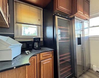 64 Sprague Avenue - Photo Thumbnail 4