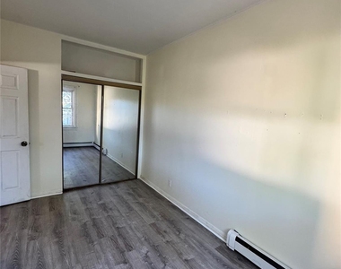64 Sprague Avenue - Photo Thumbnail 11
