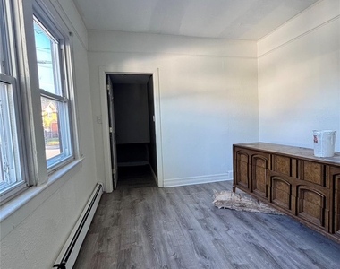 64 Sprague Avenue - Photo Thumbnail 10
