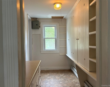 5851 S Elm Avenue - Photo Thumbnail 6