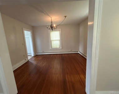 5851 S Elm Avenue - Photo Thumbnail 3
