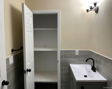 7 Locust Ave - Photo Thumbnail 16