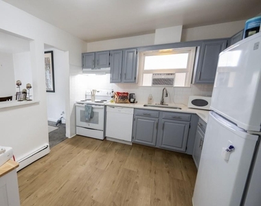46 Robinson Avenue - Photo Thumbnail 3
