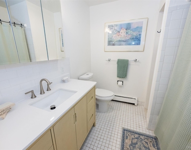 46 Robinson Avenue - Photo Thumbnail 12