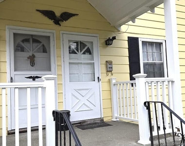 46 Robinson Avenue - Photo Thumbnail 2