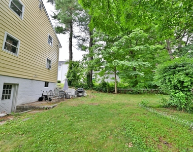 46 Robinson Avenue - Photo Thumbnail 17