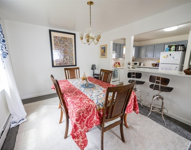46 Robinson Avenue - Photo Thumbnail 7