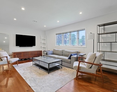 8 Duers Court - Photo Thumbnail 3