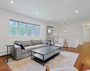 8 Duers Court - Photo Thumbnail 2