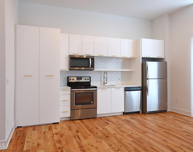 308 Excelsior Avenue - Photo Thumbnail 4