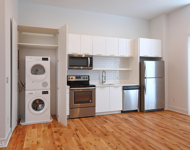 308 Excelsior Avenue - Photo Thumbnail 3