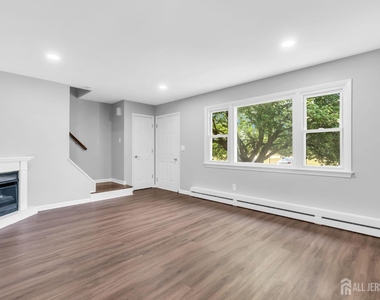 368-370 Voorhees Avenue - Photo Thumbnail 3