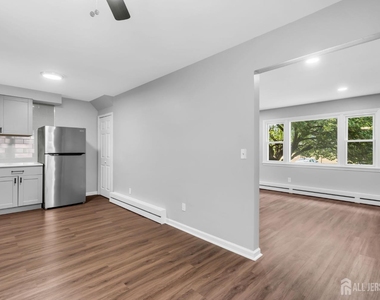 368-370 Voorhees Avenue - Photo Thumbnail 8