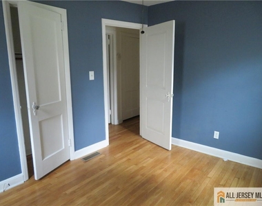 52 Avenel Street - Photo Thumbnail 18