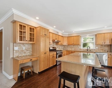 408 Prospect Avenue - Photo Thumbnail 8