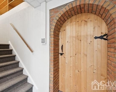 408 Prospect Avenue - Photo Thumbnail 25