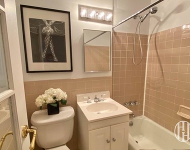 160 E 91st Street - Photo Thumbnail 2