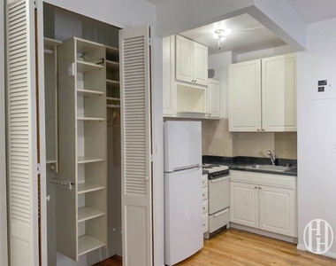 160 E 91st Street - Photo Thumbnail 3