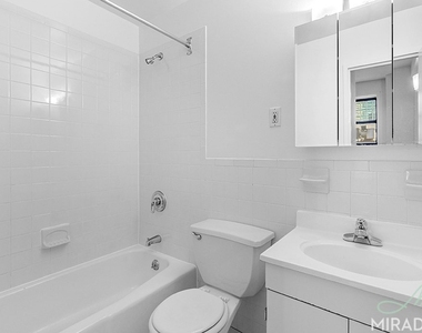 132 E 45th Street - Photo Thumbnail 4
