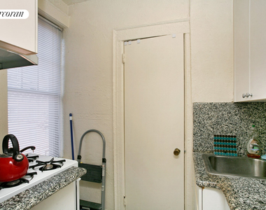 49 Willow Street - Photo Thumbnail 2