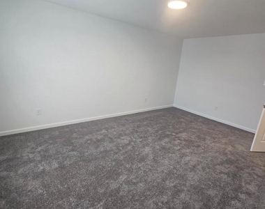 14 Snowdrop Court - Photo Thumbnail 5