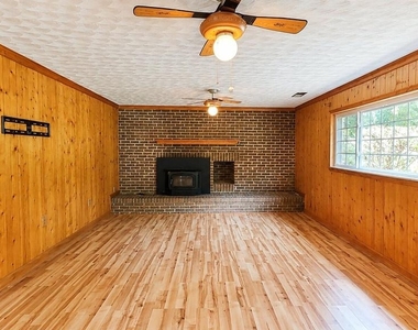 1000 Richmond Drive - Photo Thumbnail 4