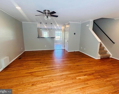 400 Munsons Hill Court - Photo Thumbnail 2