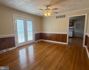 1391 Garrisonville Road - Photo Thumbnail 6