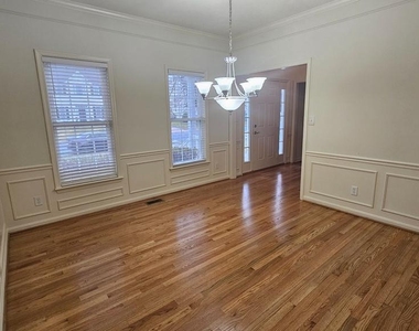 2822 Slingerland Drive - Photo Thumbnail 6