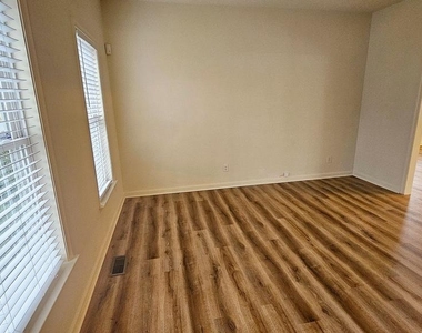 2822 Slingerland Drive - Photo Thumbnail 8