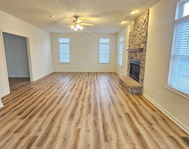 2822 Slingerland Drive - Photo Thumbnail 13