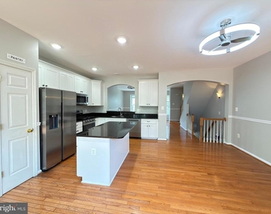14216 Legend Glen Court - Photo Thumbnail 3