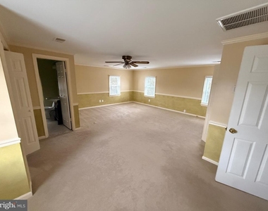 10733 Parkgate Drive - Photo Thumbnail 8