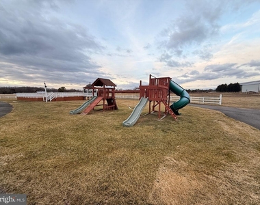 10733 Parkgate Drive - Photo Thumbnail 16