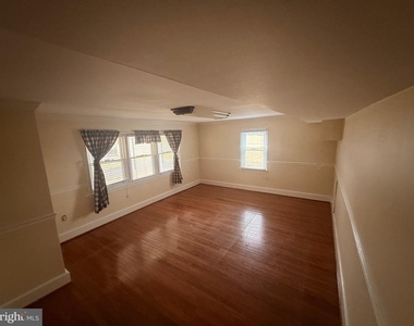 10733 Parkgate Drive - Photo Thumbnail 3